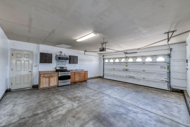3308 N Gregory Avenue, Fresno, CA 93722