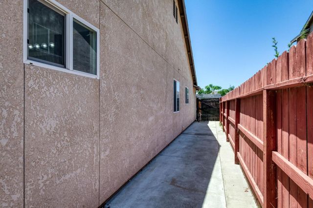 3308 N Gregory Avenue, Fresno, CA 93722