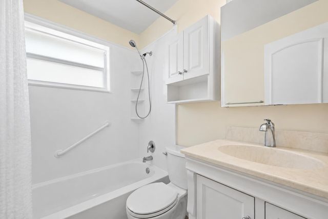 260 JENNINGS Avenue 262, Greenacres, FL 33463