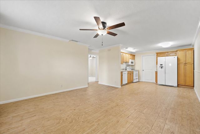 260 JENNINGS Avenue 262, Greenacres, FL 33463