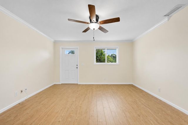 260 JENNINGS Avenue 262, Greenacres, FL 33463