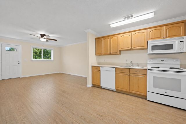 260 JENNINGS Avenue 262, Greenacres, FL 33463