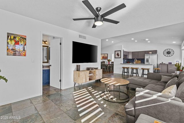 2749 E ROCK WREN Road, Phoenix, AZ 85048