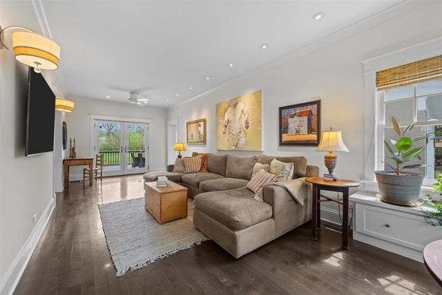 2269 Saint Johns Avenue, Highland Park, IL 60035