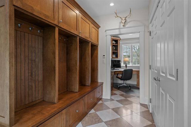 2269 Saint Johns Avenue, Highland Park, IL 60035