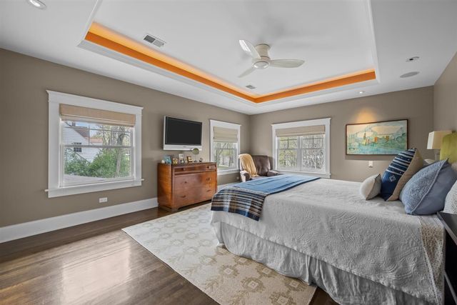 2269 Saint Johns Avenue, Highland Park, IL 60035