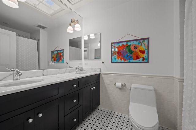 2269 Saint Johns Avenue, Highland Park, IL 60035