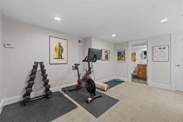 2269 Saint Johns Avenue, Highland Park, IL 60035