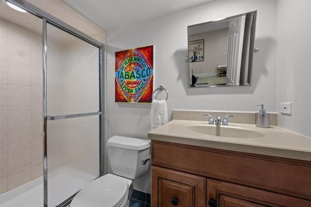 2269 Saint Johns Avenue, Highland Park, IL 60035