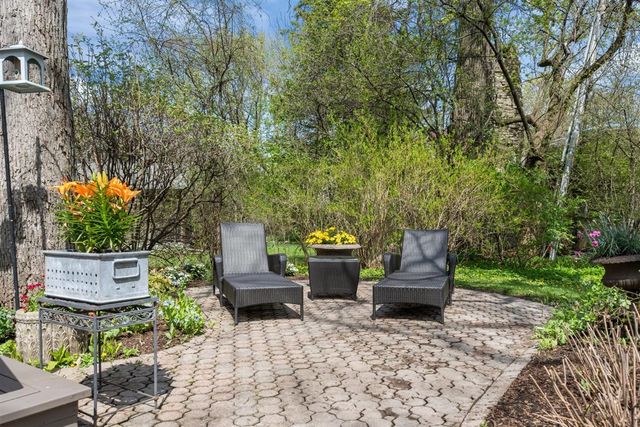 2269 Saint Johns Avenue, Highland Park, IL 60035