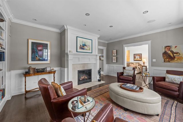 2269 Saint Johns Avenue, Highland Park, IL 60035