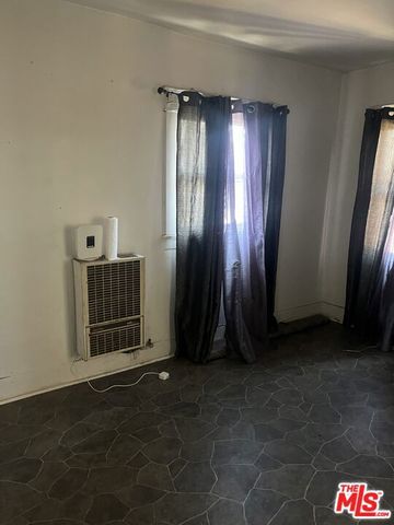 1346 W 61st Street, Los Angeles, CA 90044