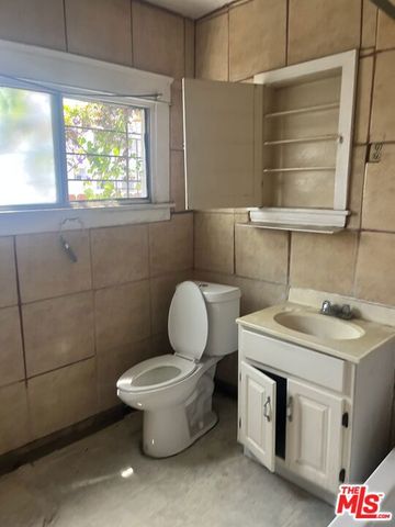 1346 W 61st Street, Los Angeles, CA 90044