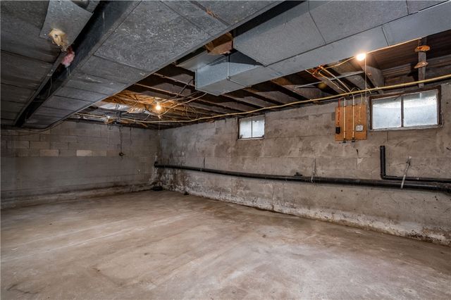 934 W Ridge, Sharpsville, PA 16150