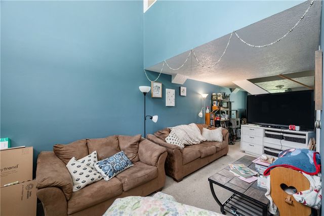 934 W Ridge, Sharpsville, PA 16150