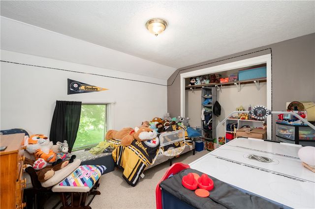 934 W Ridge, Sharpsville, PA 16150