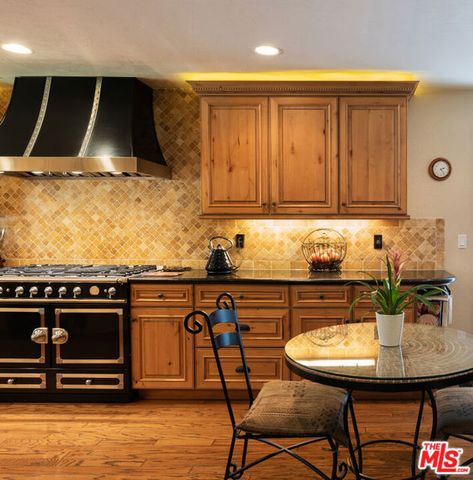 5041 Orrville Avenue, Woodland Hills (los Angeles), CA 91367