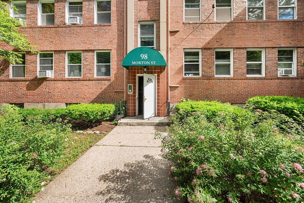 98 Morton St 57, Boston, MA 02130