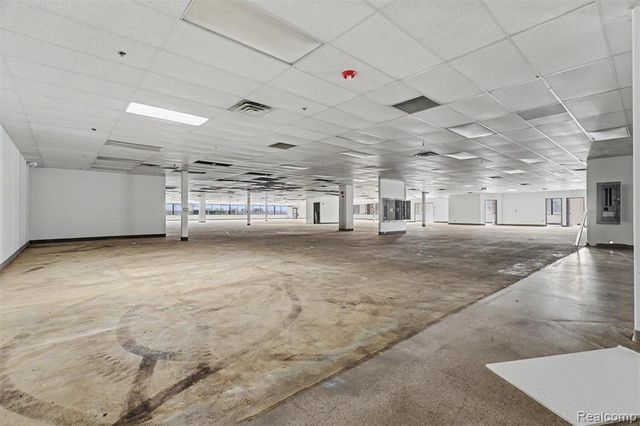 15120 N Commerce Drive, Dearborn, MI 48120