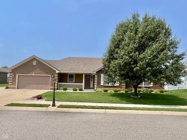 1992 Austin James Lane, Seymour, IN 47274