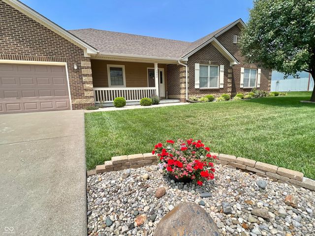 1992 Austin James Lane, Seymour, IN 47274