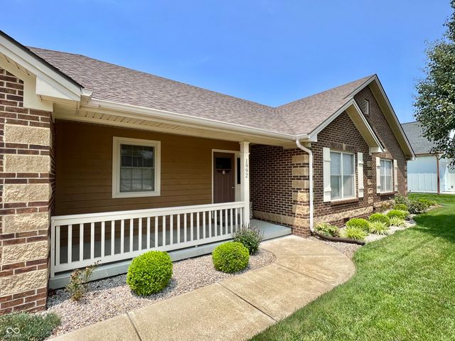 1992 Austin James Lane, Seymour, IN 47274