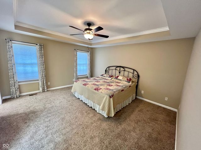 1992 Austin James Lane, Seymour, IN 47274