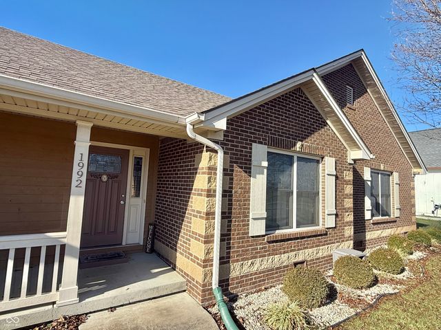 1992 Austin James Lane, Seymour, IN 47274
