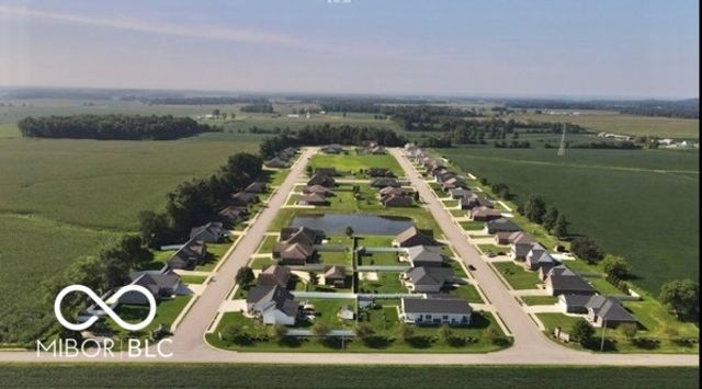 1992 Austin James Lane, Seymour, IN 47274