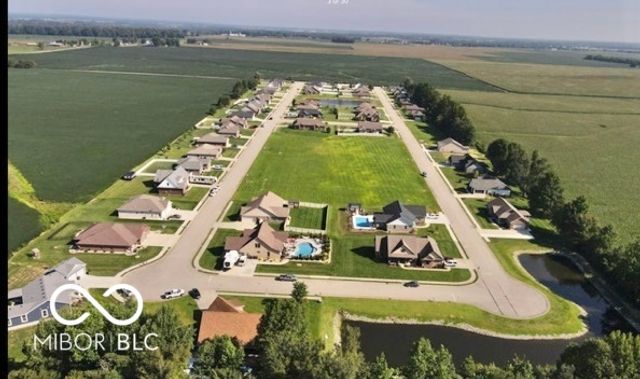 1992 Austin James Lane, Seymour, IN 47274