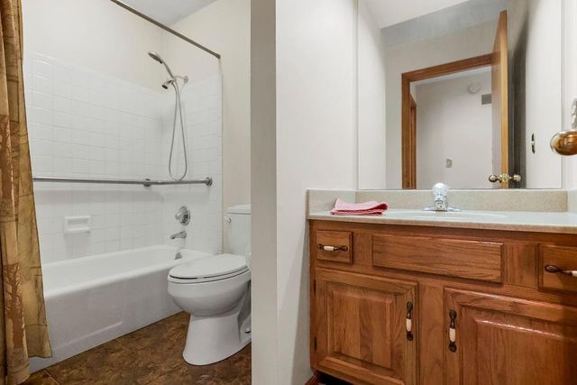 1305 NW Village Drive B, Blue Springs, MO 64015