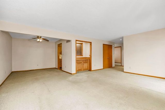 1305 NW Village Drive B, Blue Springs, MO 64015