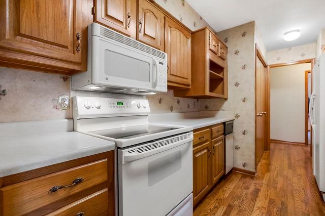 1305 NW Village Drive B, Blue Springs, MO 64015