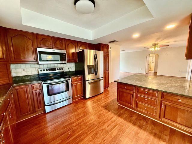 7607 VIENNA LANE, Port Richey, FL 34668