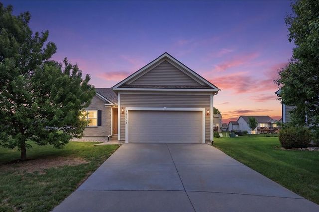 23706 W 88th Terrace, Lenexa, KS 66227