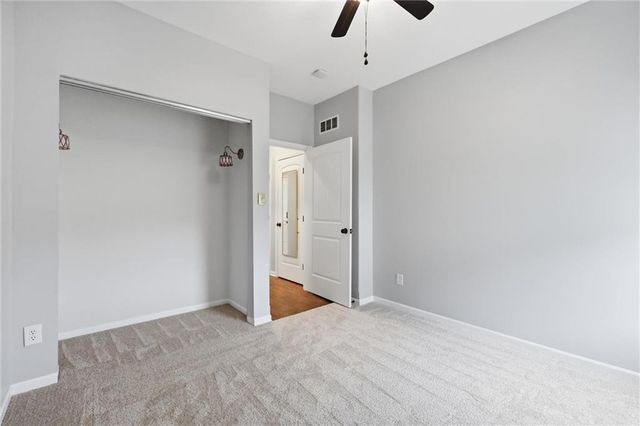 23706 W 88th Terrace, Lenexa, KS 66227