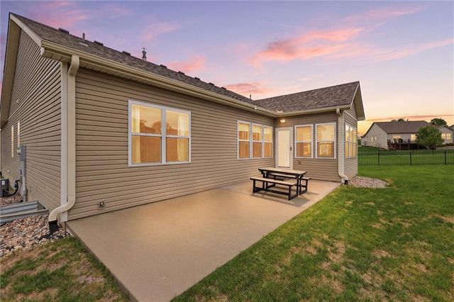 23706 W 88th Terrace, Lenexa, KS 66227