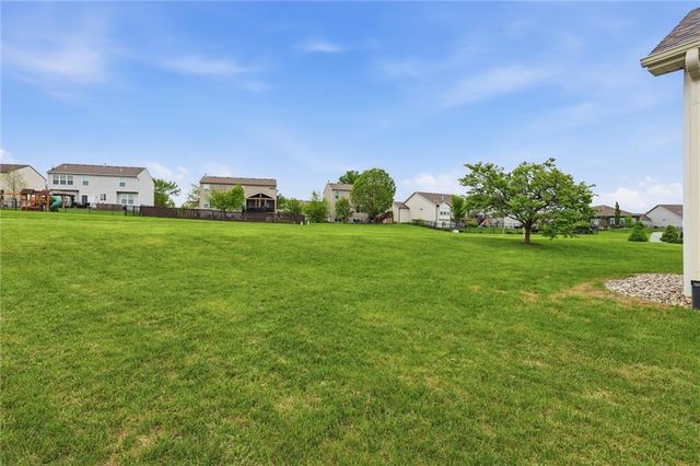 23706 W 88th Terrace, Lenexa, KS 66227