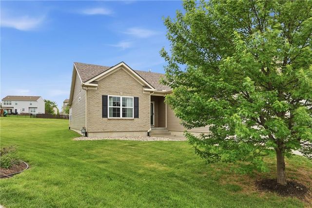 23706 W 88th Terrace, Lenexa, KS 66227