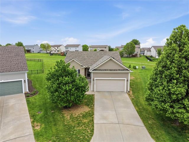 23706 W 88th Terrace, Lenexa, KS 66227