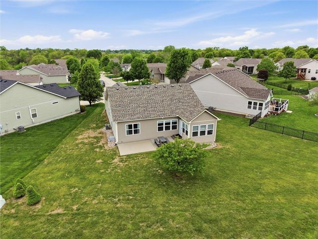 23706 W 88th Terrace, Lenexa, KS 66227
