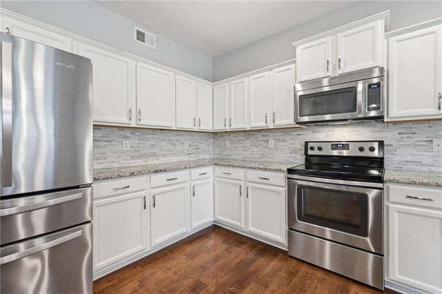 23706 W 88th Terrace, Lenexa, KS 66227