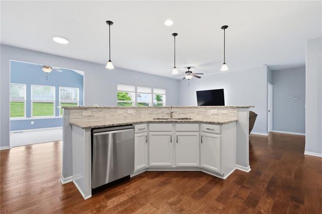 23706 W 88th Terrace, Lenexa, KS 66227