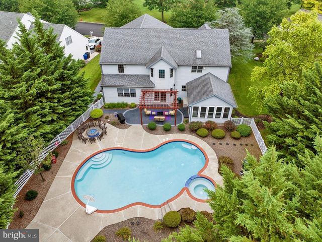 4189 HILL TERRACE DR, Sinking Spring, PA 19608