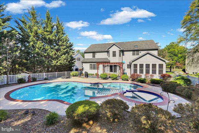 4189 HILL TERRACE DR, Sinking Spring, PA 19608
