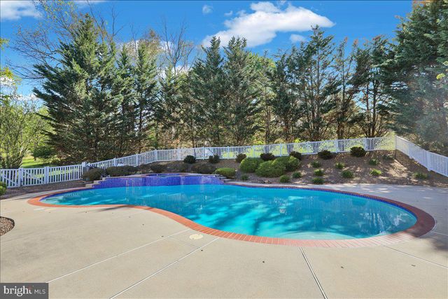 4189 HILL TERRACE DR, Sinking Spring, PA 19608