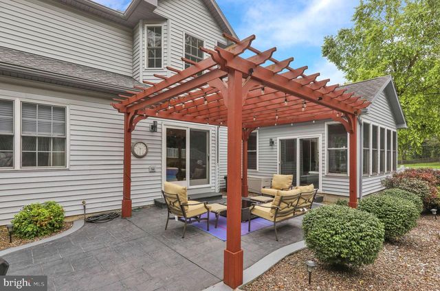 4189 HILL TERRACE DR, Sinking Spring, PA 19608