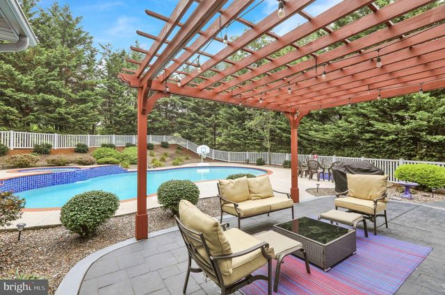 4189 HILL TERRACE DR, Sinking Spring, PA 19608