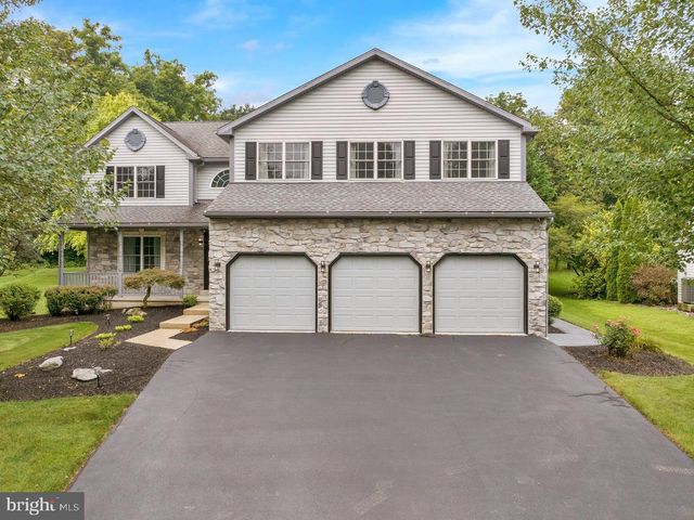 4189 HILL TERRACE DR, Sinking Spring, PA 19608