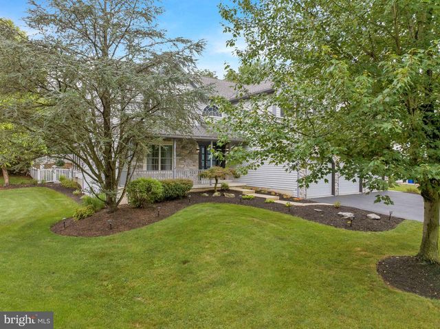 4189 HILL TERRACE DR, Sinking Spring, PA 19608